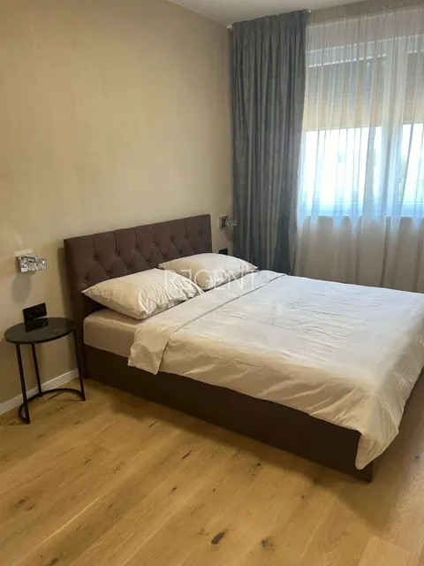 Záhřeb, Remete - Moderní penthouse 112 m2 k pronájmu
