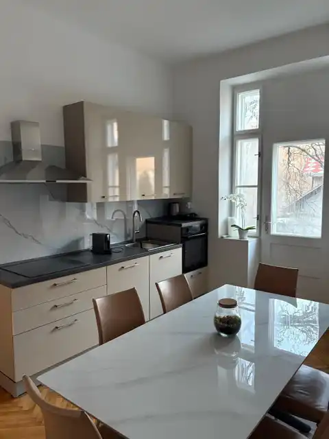 Zagreb, Center - Štirisobno stanovanje za najem