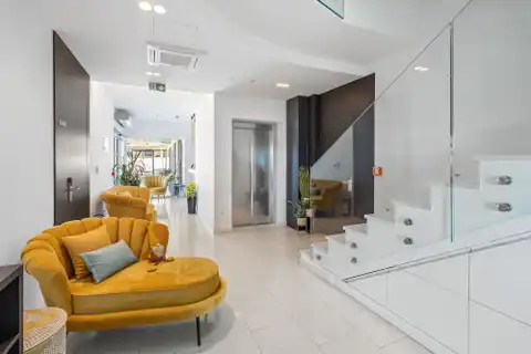 Zadar, Turanj – Luksuzna vila s apartmanima, prvi red do mora