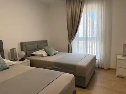 Split, Strožanac – For rent, three-room apartment 103 m² loggia jacuzzi parking