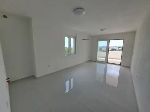 Novi Vinodolski - Moderan trosoban stan na mirnoj lokaciji 67 m2