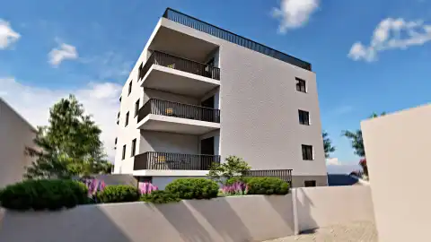 Trogir, Okrug Gornji - Dvojizbový byt v modernej novostavbe