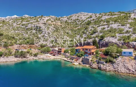 Zadar, Karlobag - Exkluzivní dům v první řadě u moře