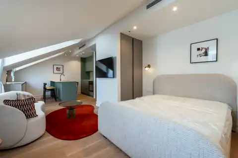 Garsonjera 32m² za najam — prvi najam, Centar