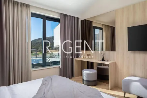 Trogir, Marina - luxusní vila v klidném prostředí, 6900m2