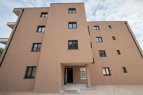 Makarska, Drvenik - Dvosoban stan u novogradnji kraj mora