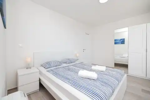 Privlaka - Dom szeregowy z basenem i tarasem na dachu.