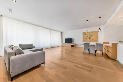 Zagreb, Ban Centar – Trosoban stan 131 m2