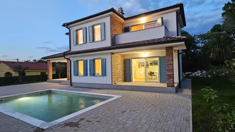 Krk, Gabonjin - Luksuzna vila u mirnom okruženju 250 m2