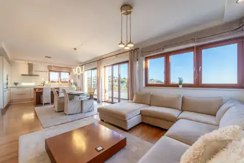 Zagreb, Sestine - Exklusives Penthouse in einer Stadtvilla, 123m2 zur Miete