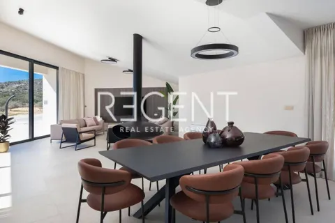 Trogir, Marina - luxusní vila v klidném prostředí, 6900m2