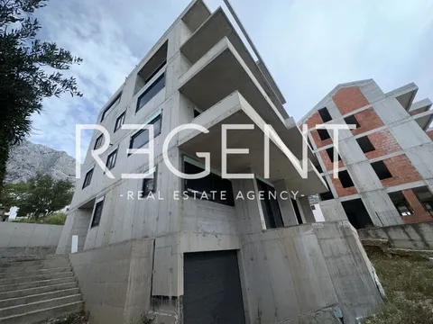 Makarska, Veliko Brdo - edificio in costruzione con 6 appartamenti, 588 m2