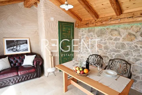Hvar - Kamenný dom moderného dizajnu 70m2