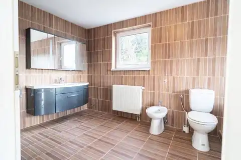Zagreb, Šestine – Moderno štirisobno stanovanje 200 m2 najem