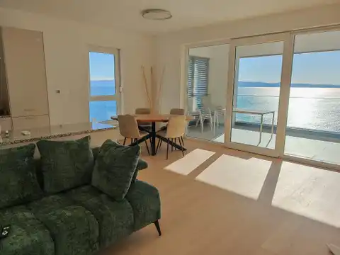 Split, Duilovo - Dvojizbový byt s loggiou a výhľadom na more
