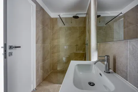 Istra, Novigrad - Četverosoban apartman u luksuznom stambenom kompleksu 136 m2