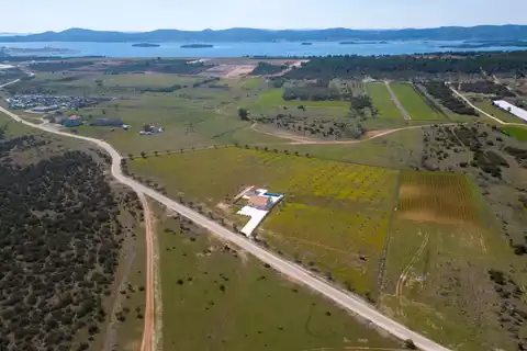 Zadar, Sv. Filip i Jakov - Rustikalna vila na zemljištu od 30.000 m²