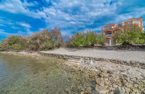 Zadar, Sukošan - Apartmanska kuća prvi red uz more