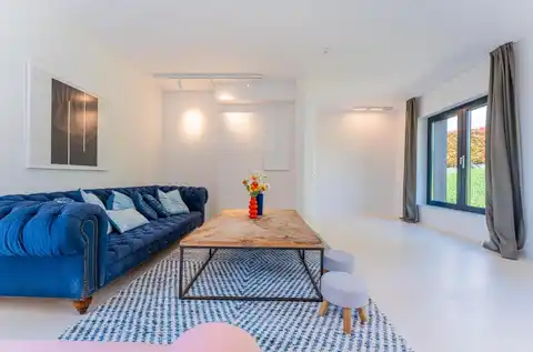 Záhřeb, Šestine - Moderní rodinná vila s bazénem obklopená zelení