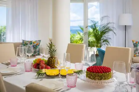 Brač - Moderna vila prvi red uz more