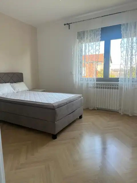 Záhreb, Vrhovec - byt na prenájom s dvorom a garážou