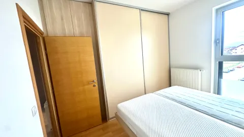 Záhreb, Veliko Polje - Trojizbový byt na dlhodobý prenájom 80 m2