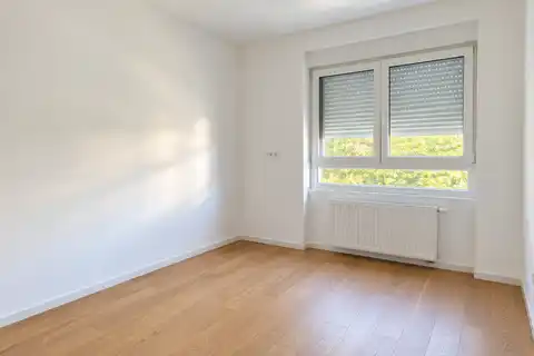 Stan 60 m², Donji grad — lift, lođa, parking