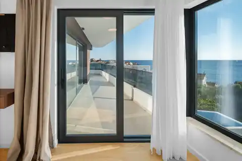 Вилла 300 м², Стивашница — 100 м до моря, инфинити бассейн