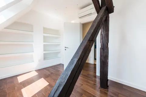 Zagreb, Centar – Luksuzan dvoetažni stan na Tomislavom trgu, 181 m²