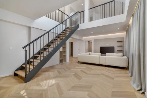 Zagreb, Centar – Luksuzan dvoetažan penthouse 150 m² za Najam