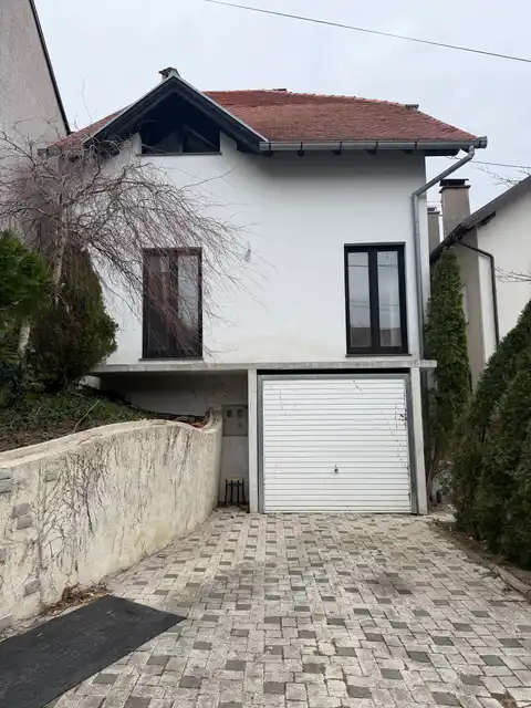 Zagreb, Mikulići - detached house for renovation with a garden.