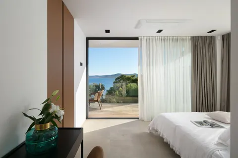 Sukošan – Luxusní moderní vila s bazénem 495 m2