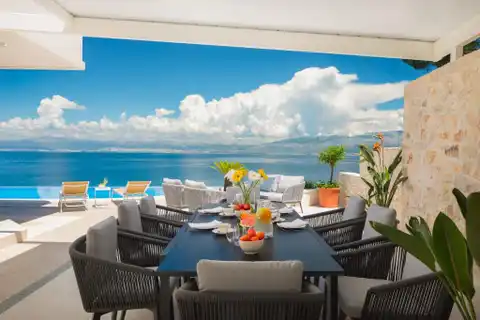 Brač - Moderna vila prvi red uz more