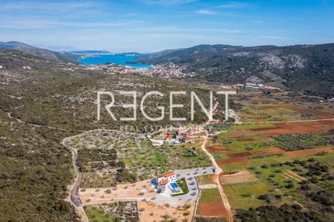 Trogir, Marina - luxusní vila v klidném prostředí, 6900m2
