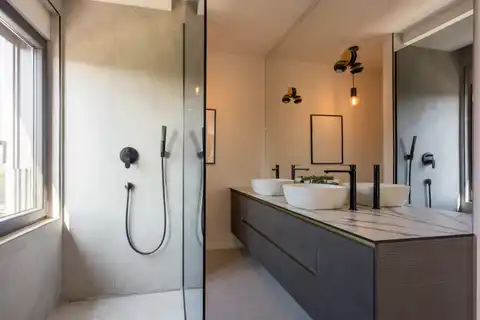 Istra, Svetvinčenat - Moderna vila s grijanim bazenom