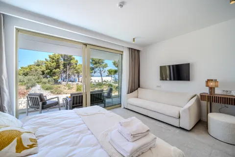 Brač, Sutivan - Nádherná vila blízko mora 274m2
