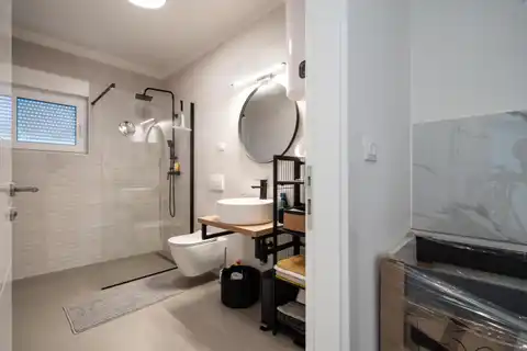 Vodice, Zatonska Straße - Doppelhaushälfte in ausgezeichneter Lage