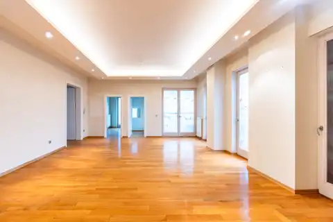 Zagreb, Srebrnjak – Dvoetažan stan s panoramskim terasama