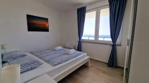 Privlaka - Dom szeregowy z basenem i tarasem na dachu.