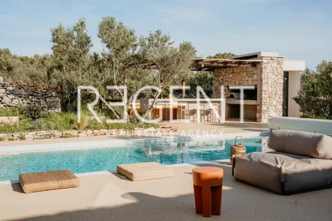 Šolta - Villa unica con vista panoramica sul mare, 270 m2