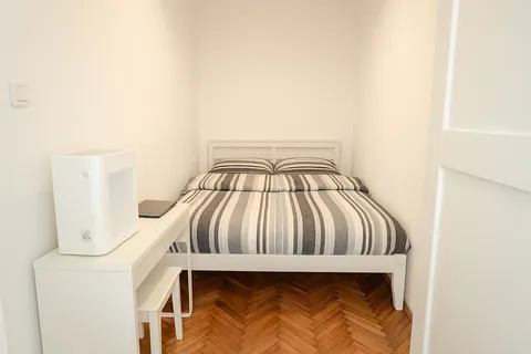 Zagreb, Kvaternikov trg – šarmantan stan od 30 m² s terasom za najam