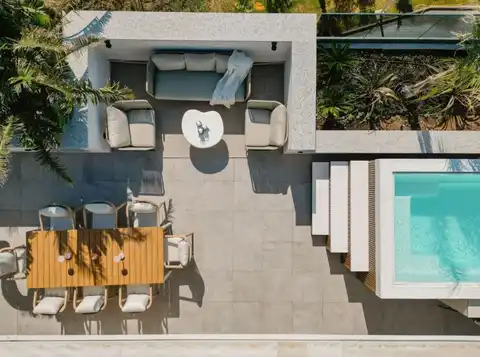 Split, Sirobuja - Trosobni penthouse sa bazenom
