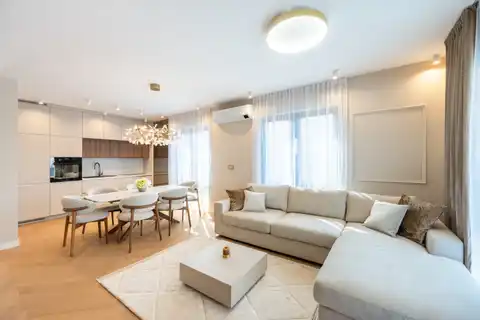 Šestine – ekskluzywne mieszkanie w willi miejskiej z prywatnym wejściem i garażem