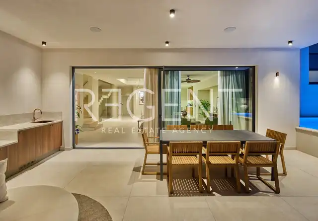 Trogir - Moderní vila s výhledem na moře 341 m2