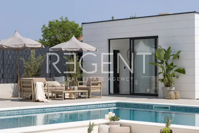 Trogir, Seget - Modern villa with heated pool and sea view