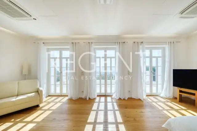 Zadar - Luxusná vila v prvom rade pri mori 210 m2