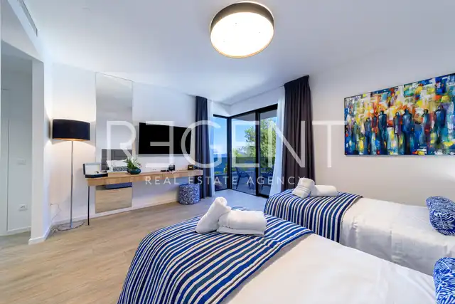 Marina Hills Resort — 3 vily s bazénom, 12 izieb a výhľad na more