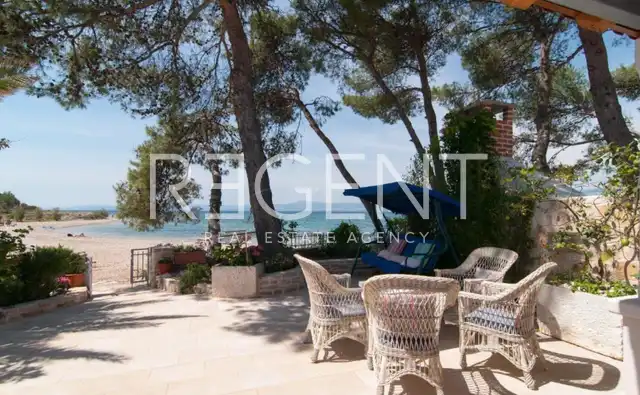 Brač, Mirca - Vila s bazénom pri mori 330m2