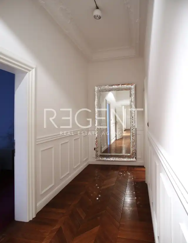 Zagreb, Donji grad, Marulićev trg – luksuzan ured od 280 m²