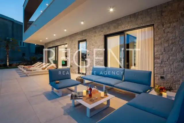 Rogoznica – Luxusní vila 200 m2 u moře